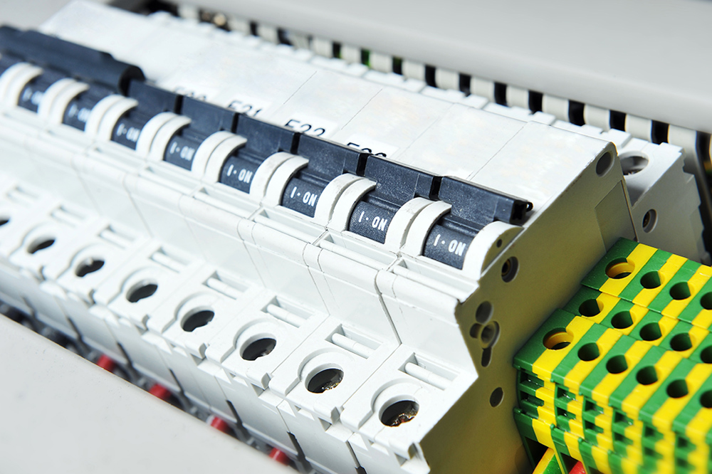 塑殼漏電斷路器選購時(shí)需遵循四大原則